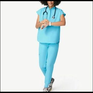 Figs limited edition neon blue rafaela medium top